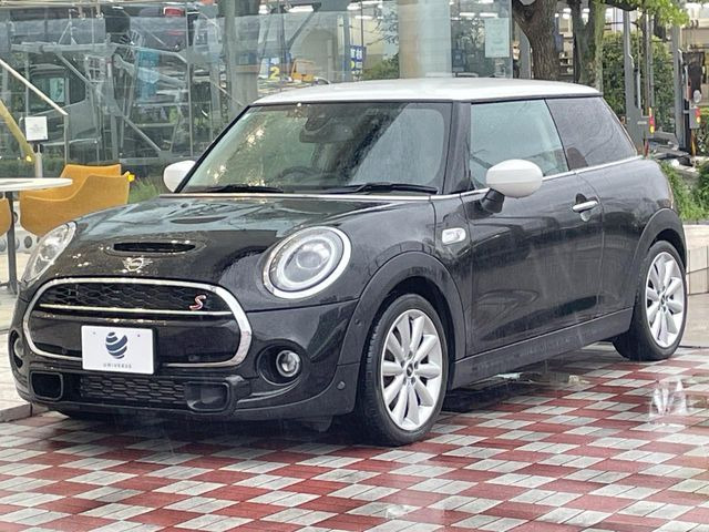 �������t�т̕ۏ؂̑��A���S�̍Œ�3�N�E���s�������ۏ�(�L��)�����p�ӁB�A���Ԃ����S���Ă��y���݂���������l�A�ۏؓ��e���[���͂������A�����_��&�I�C�������⃍�[�h�T�[�r�X���t�т��Ă���܂��B