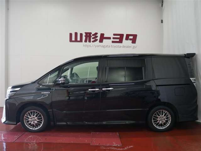 ヴォクシー1.8 ハイブリッド ZS 煌II