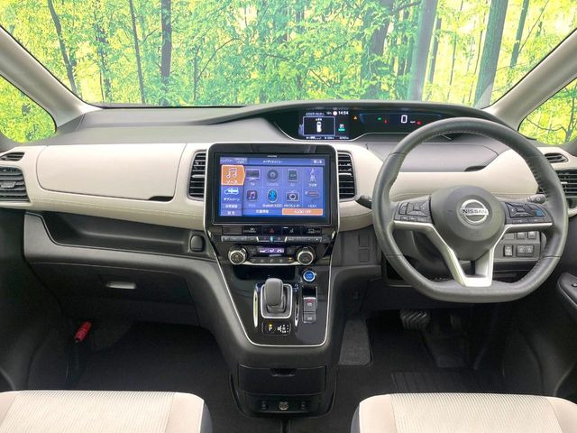 セレナ1.2 e-POWER ハイウェイスターV