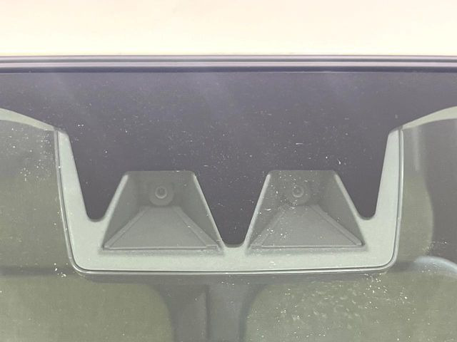 �y�X�}�[�g�A�V�X�g�z���s���ɑO���̎ԗ�����F�����A�Փ˂������Ȏ��͌x��ƃu���[�L�ŏՓˉ���Ɣ�Q�y�����A�V�X�g�B�����S�Ƀh���C�u�����y���݂��������܂��B