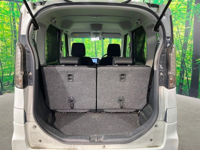 ���i�̂���������ʋ΁A���}���ɏ\���ȉ׎��X�y�[�X���m�ۂ��Ă���܂��B�Z�J���h�V�[�g��|���ƁA�傫�ȉו��̐ύڂ��\�ł���