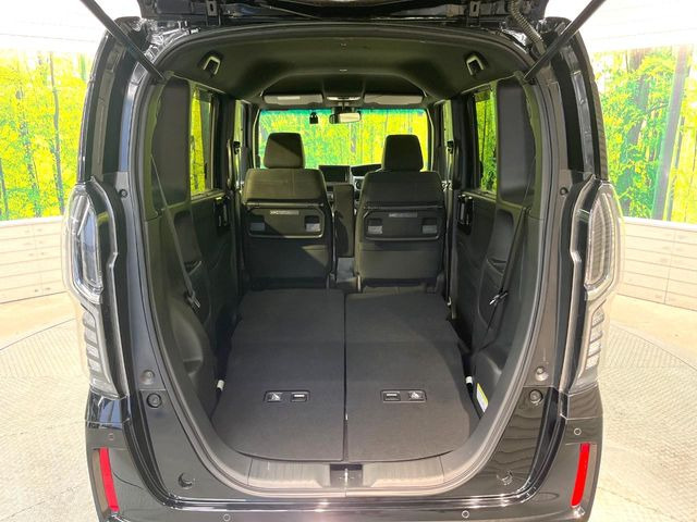 普段のお買い物や通勤、送迎等に十分な荷室スペースを確保しております。セカンドシートを倒すと、大きな荷物の積載も可能です♪