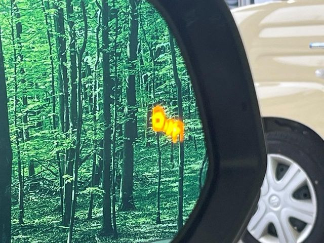 �y�u���C���h�X�|�b�g���j�^�[�z���s���A�h�A�~���[�̎��p�ɂȂ�₷���ӏ��Ɍ㑱�Ԃ��ڋ߂���ƃT�C�h�~���[�̃����Y�Ɍx����\��!�h���C�o�[�ɒ��ӊ��N�����Ă���܂��B