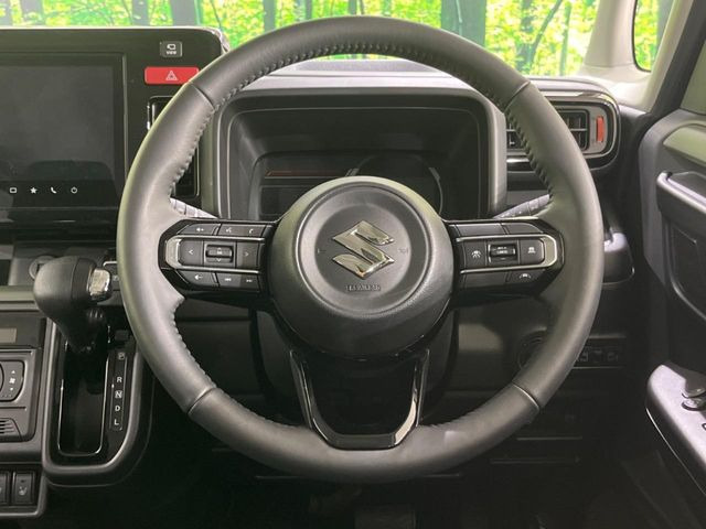 ステアリングも使用感が少なく、きれいな状態となっております♪