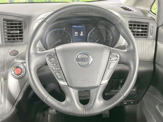 �y�����v�����X�e�A�����O�z�㎿�Ȋv���g�p���邱�ƂŁA��ɂ����������݂ƂĂ��^�]���₷���n���h���ł���