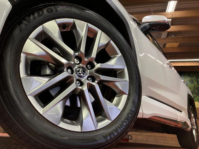 �y����19�C���`�A���~�z�C�[���z�O�ςɃ}�b�`���������A���~�z�C�[���𑕒����Ă���܂��B�e��ЊO�A���~�z�C�[����A�X�^�b�h���X�^�C�����戵�����Ă���܂��B���񂲑��k����������