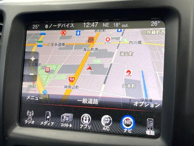 ●純正ナビ:一体感のあるナビは、高級感ある車内を演出してくれます。オーディオ機能も充実しておりますので、運転もより楽しめます♪