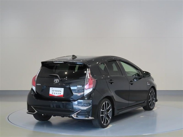 アクア1.5 G GRスポーツ・17インチパッケージ