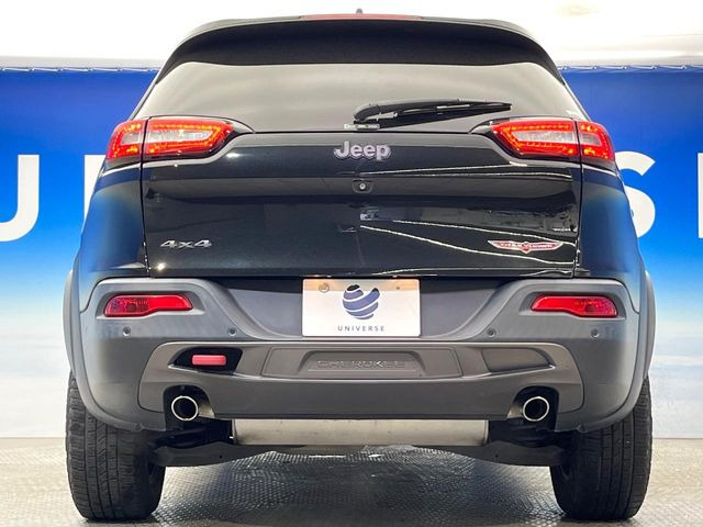 ●当店では第三者機関による車両品質鑑定を導入し、修復歴車を排除。鑑定書が発行されますので、ぱっと見ただけでは分からない箇所まで納得した上でご検討いただけます。※一部未実施の場合がございます。