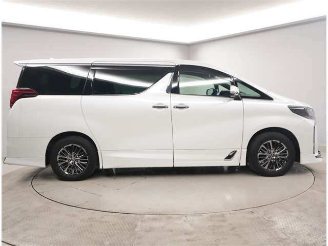 アルファードハイブリッド 2.5 エグゼクティブ ラウンジ S E-Four 4WD