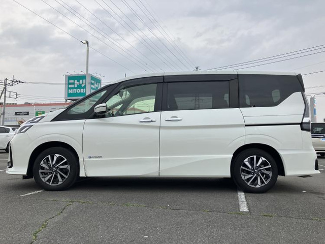 セレナ1.2 e-POWER ハイウェイスターV