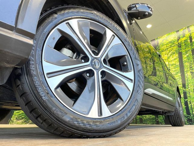 【純正17インチアルミホイール】外観にマッチした純正アルミホイールを装着しております。各種社外アルミホイールや、スタッドレスタイヤも取扱いしております。是非ご相談ください♪