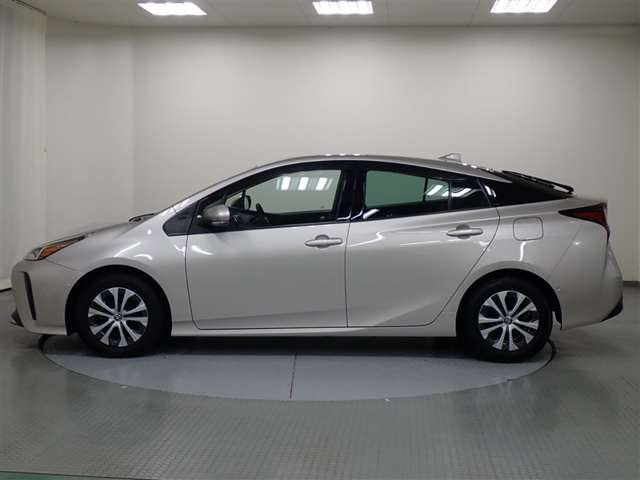 プリウス1.8 A E-Four 4WD