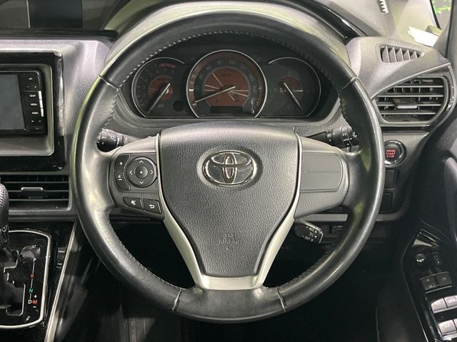 �y�����v�����X�e�A�����O�z�㎿�Ȋv���g�p���邱�ƂŁA��ɂ����������݂ƂĂ��^�]���₷���n���h���ł���