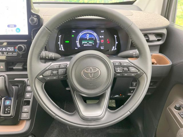 ステアリングも使用感が少なく、きれいな状態となっております♪