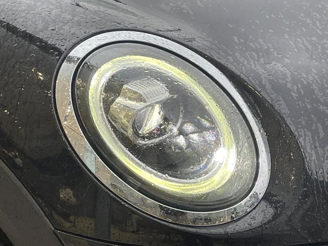 ��LED�w�b�h���C�g:��ԑ��s�����ǍD�Ȏ��E���m�ۂ����S���ĉ^�]�ł��鍂�P�xLED�w�b�h���C�g�𑕔�!�_�����x�������A����d�͂��}�����Ă��܂��B