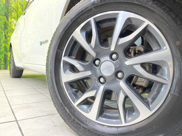 �y����15�C���`�A���~�z�C�[���z�O�ςɃ}�b�`���������A���~�z�C�[���𑕒����Ă���܂��B�e��ЊO�A���~�z�C�[����A�X�^�b�h���X�^�C�����戵�����Ă���܂��B���񂲑��k����������