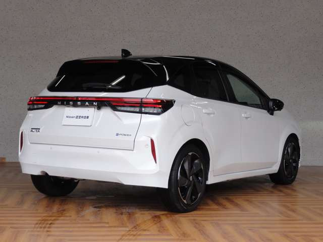 ノートオーラ1.2 G レザーエディション