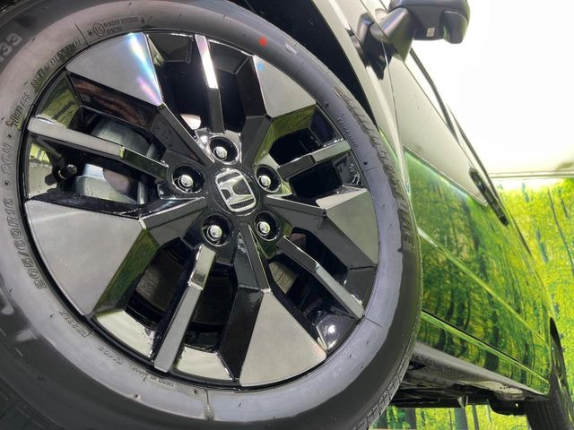 �y����16�C���`�A���~�z�C�[���z�O�ςɃ}�b�`���������A���~�z�C�[���𑕒����Ă���܂��B�e��ЊO�A���~�z�C�[����A�X�^�b�h���X�^�C�����戵�����Ă���܂��B���񂲑��k����������