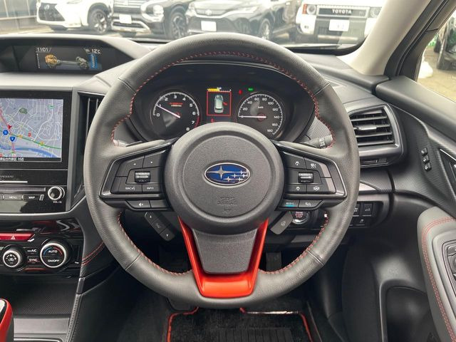 �y�����v�����X�e�A�����O�z�㎿�Ȋv���g�p���邱�ƂŁA��ɂ����������݂ƂĂ��^�]���₷���n���h���ł���