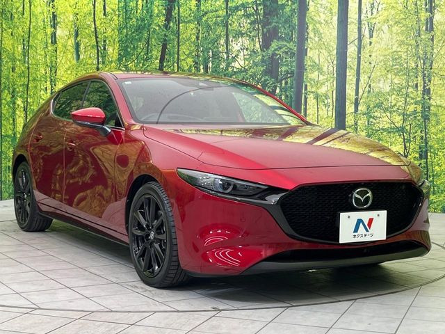 高透明度のガラス皮膜で撥水はもちろん、上質なツヤ・光沢を実現。紫外線や酸性雨から大切な愛車を保護し、色あせ・劣化を防止。「弾スプラッシュコート」、「弾プリミッサコート」からお選びいただけます。