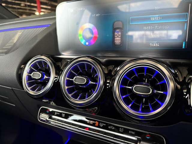 GLAクラスGLA200d 4マチック AMGライン 4WD