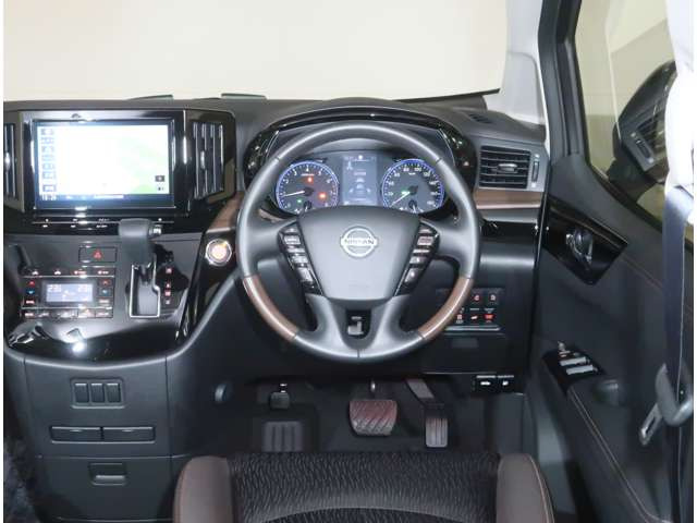 エルグランド2.5 250ハイウェイスターS アーバンクロム 4WD