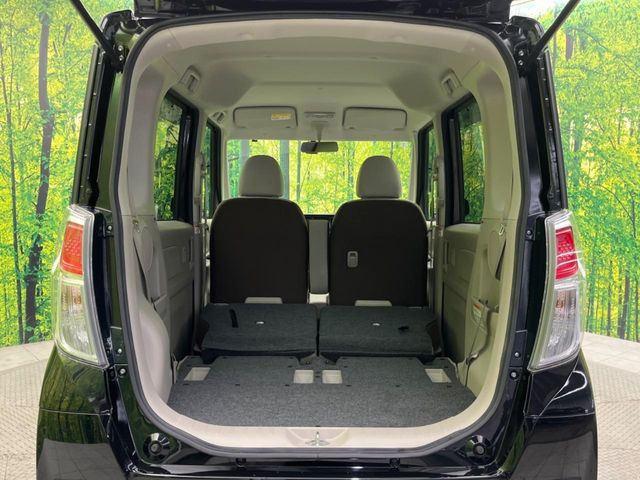 ���ڃV�[�g�͑O��X���C�h���\�ł��B���ɉ�����Α������L������������A�O�ɋl�߂�Α傫�ȃ��Q�b�W�X�y�[�X���m�ۂł��܂��B�V�[���ɉ����Ďg�������ł��邩��Ƃ��Ă��֗��ł���