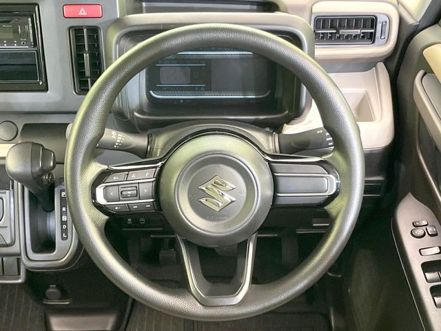 �y�X�e�A�����O�X�C�b�`�z�^�]���A�O������ڐ������炷���ƂȂ��A�I�[�f�B�I���̑��삪�\�ȕ֗��@�\!���S&���K�ȃh���C�u�����o���Ă���܂���