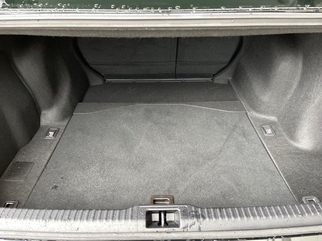 普段のお買い物や通勤、送迎等に十分な荷室スペースを確保しております。