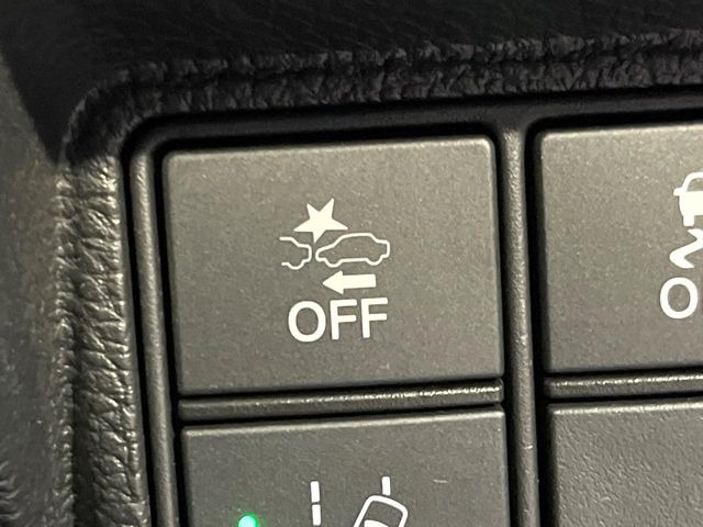 �y�z���_�Z���V���O�z���s���ɑO���̎ԗ�����F�����A�Փ˂������Ȏ��͌x��ƃu���[�L�ŏՓˉ���Ɣ�Q�y�����A�V�X�g�B�����S�Ƀh���C�u�����y���݂��������܂��B