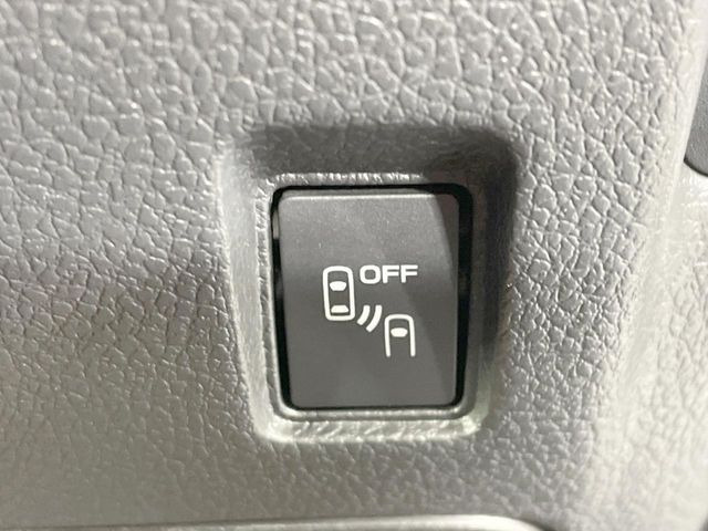 �y�����r�[�N���f�B�e�B�N�V�����z���s���A�h�A�~���[�̎��p�ɂȂ�₷���ӏ��Ɍ㑱�Ԃ��ڋ߂���ƃT�C�h�~���[�t�߂Ɍx����\���A�h���C�o�[�ɒ��ӊ��N�ƁA����̍ۂ̓n���h��������A�V�X�g�����܂��B