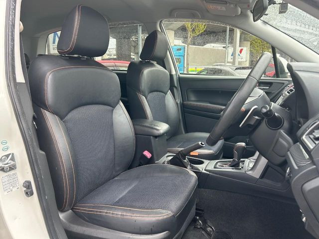 �y�n�[�t���U�[�V�[�g�z�������ƍ���S�n�𗼗������l�C�̃V�[�g���w�ʁE���ʂ̃t�@�u���b�N�f�ނ́A�ʋC���̗ǂ��⊊��ɂ����ɗD��Ă��܂��B�C���╞���ɍ��E���ꂸ���K�ɂ���肢�������܂��B