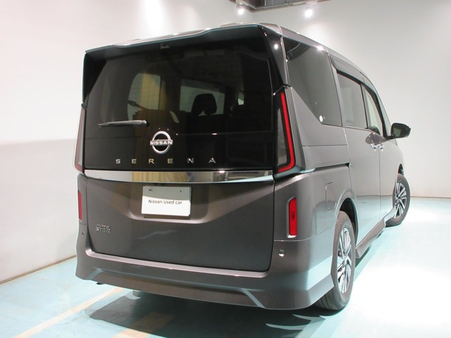 セレナ2.0 ハイウェイスターV 4WD