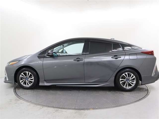 プリウスPHV1.8 A