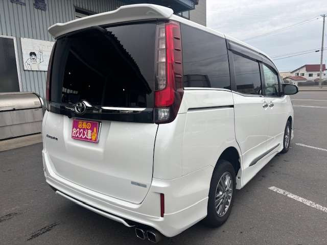 エスクァイア2.0 Gi ブラック テイラード 4WD