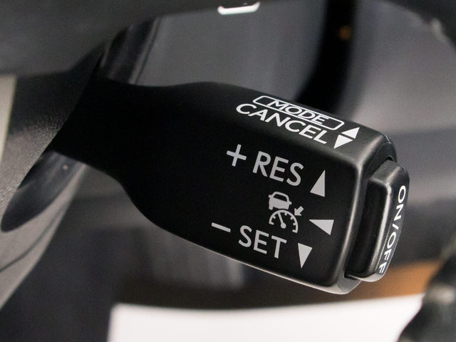 ���[�_�[�N���[�Y�R���g���[��  �~���g���[�_�[�ƒP��J�����Ő�s�Ԃ�F�����A�ԑ��ɉ������Ԋԋ�����ۂ��Ȃ���Ǐ]���s���x�����܂��B