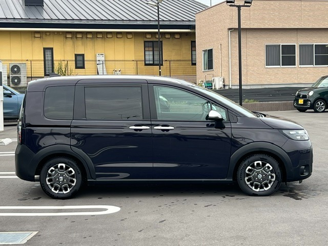 フリード1.5 e:HEV クロスター