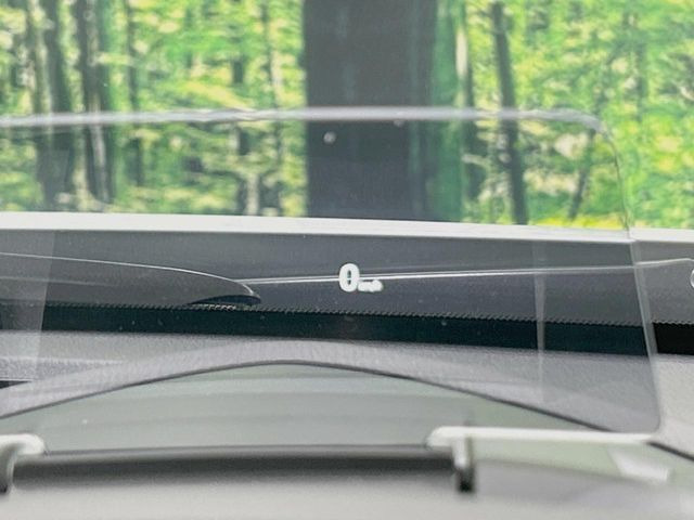 �y�J���[�w�b�h�A�b�v�f�B�X�v���C�z���݂̑��x�⑖�s�����f�W�^���\���ŉ^�]�ȑO���̃K���X�ɓ��e!�J���[�t���Ŏ��F���������A�^�]���ڐ������炳���K�v�ȏ����m�F�ł���̂łƂ��Ă��֗��ň��S!