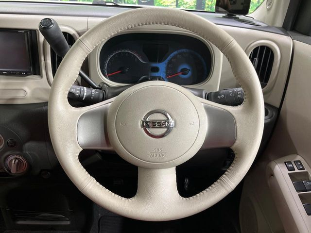 ステアリングも使用感が少なく、きれいな状態となっております♪