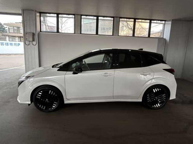 ノートオーラ1.2 G FOUR レザーエディション 4WD