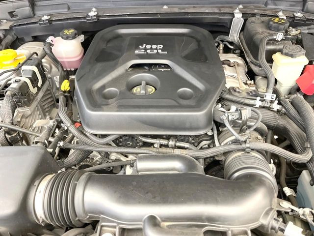 ●当店では、各メーカーの専用診断テスターを導入。国家資格を持つテクニカルスタッフも常駐しておりますので、万が一の際にも安心してご利用いただけます。