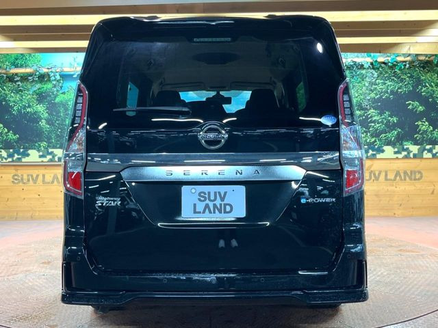 安心の最長10年・走行無制限保証(有償)をご用意。保証内容も充実はもちろん、無料点検&オイル交換や、年中無休の全国・24時間ロードサービスも付帯されておりますのでご安心下さい。