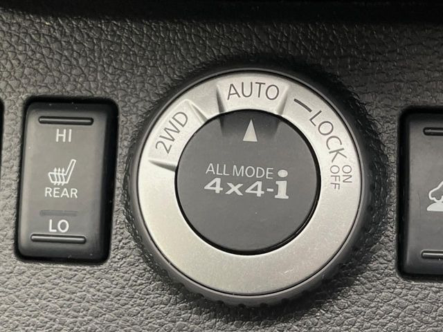 �y�I�[�����[�h4&times;4�z2WD/4WD���[�h����y�ɐ؂�ւ��\�B�R��d����2WD�A�X�^�b�N���ɖ𗧂�LOCK�AAUTO���[�h�ł�4WD�̔z���������Œ������A�H�ʏ󋵂��킸���肵��������T�|�[�g�B