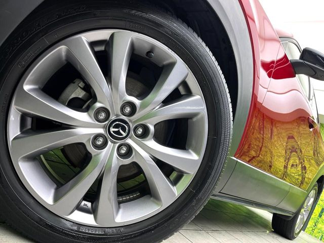 �y����18�C���`�A���~�z�C�[���z�O�ςɃ}�b�`���������A���~�z�C�[���𑕒����Ă���܂��B�e��ЊO�A���~�z�C�[����A�X�^�b�h���X�^�C�����戵�����Ă���܂��B���񂲑��k����������