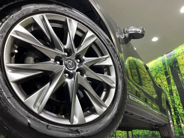 �y����19�C���`�A���~�z�C�[���z�O�ςɃ}�b�`���������A���~�z�C�[���𑕒����Ă���܂��B�e��ЊO�A���~�z�C�[����A�X�^�b�h���X�^�C�����戵�����Ă���܂��B���񂲑��k����������