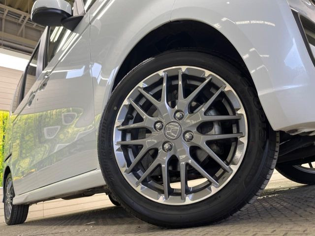 �y����15�C���`�A���~�z�C�[���z�O�ςɃ}�b�`���������A���~�z�C�[���𑕒����Ă���܂��B�e��ЊO�A���~�z�C�[����A�X�^�b�h���X�^�C�����戵�����Ă���܂��B���񂲑��k����������