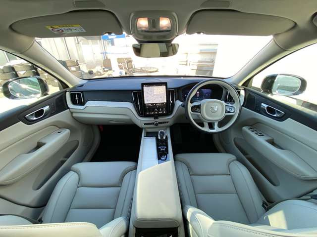 XC60ウルトラ B5 AWD ダークエディション 4WD