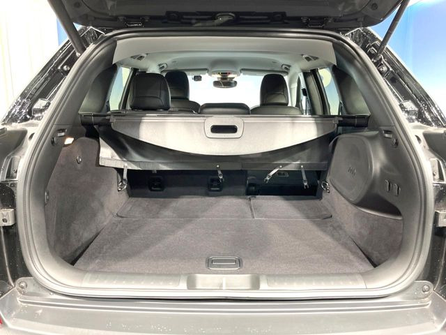 ●トランクルーム:趣味が広がる収容スペース!これだけの広さがあればお買い物やレジャーなどにも最適です!使用感も少なくきれいな状態を維持しております。