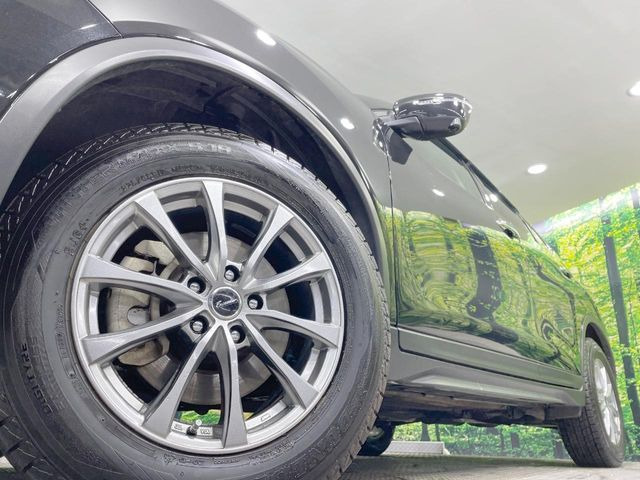 【17インチアルミホイール】外観にマッチしたアルミホイールを装着しております。各種アルミホイールや、スタッドレスタイヤも取扱いしております。是非ご相談ください♪